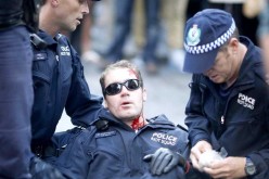 Australia Police Clash With Anti-US Demonstrators In Sydney (VIDEO, PHOTOS)