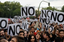 Spain Protesters Fired Upon As Thousands Surround Madrid Congress