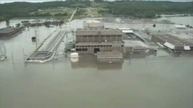 Fort-Calhoun-nuclear-plant-underwater-10-mile-radius-evacuation-ordered
