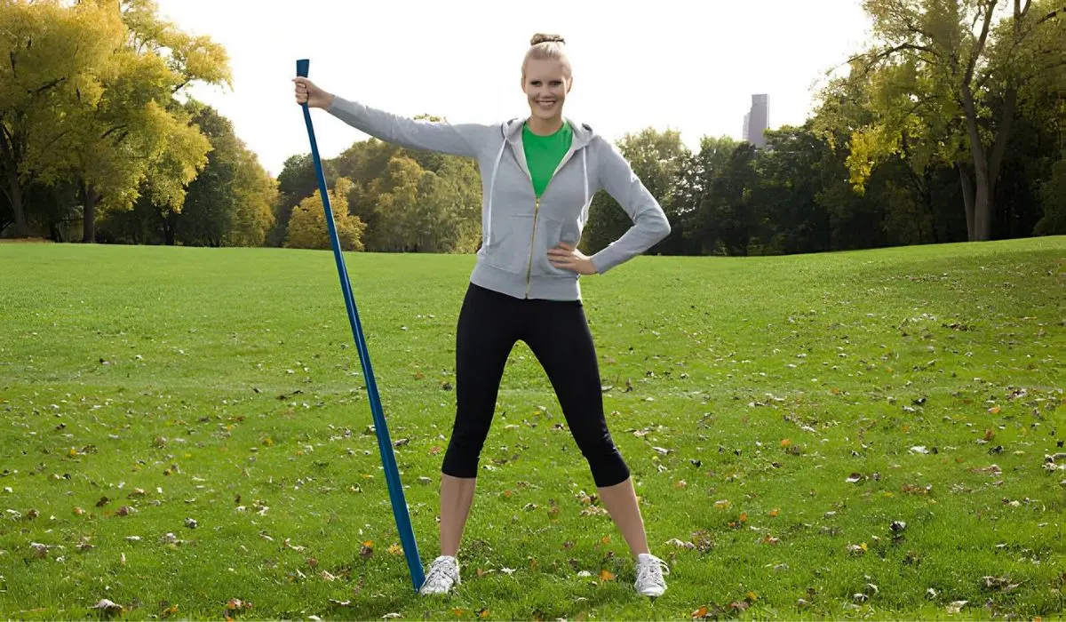 Single-Arm Lateral Raise Ssing Resistance Bands